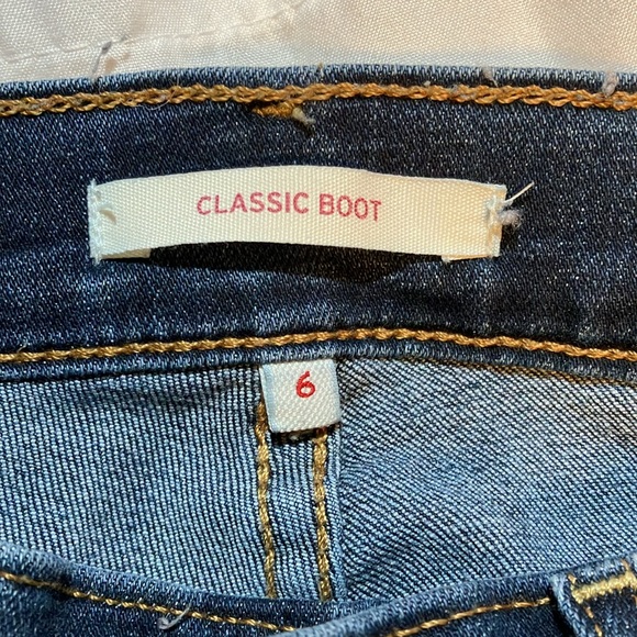 Levi Jeans for Women - Picture 3 of 7